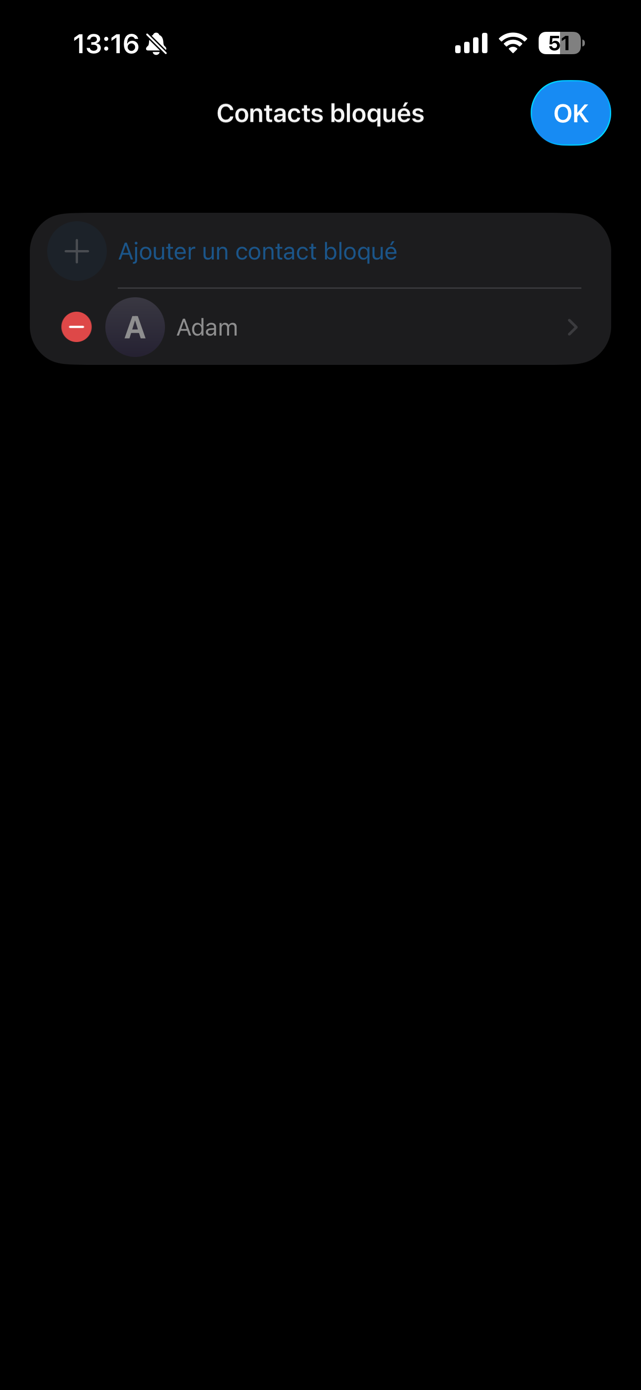 Pour retirer un contact de la liste de blocage, touche Modifier, puis touche l’icône – à côté du contact désiré.