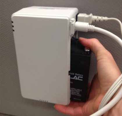 UPS-1215 how to slide battery