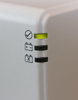 UPS-1215 indicator light indicating not to replace