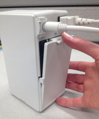 UPS-1215 closing door