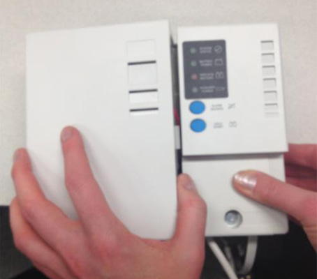 UPS-1232 where to put hands to open door