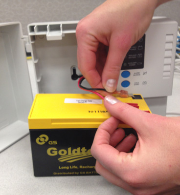 UPS-1232 connecting leads to battery terminal