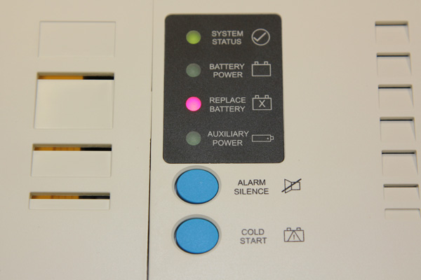 UPS-1215 indicator light indicating when to replace