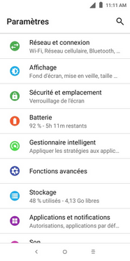 Touchez Réseau et connexion.