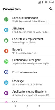 Touchez Réseau et connexion.