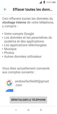 Lisez l’avertissement. Touchez RÉINITIALISER LE TÉLÉPHONE.