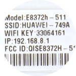 Repérez le nom de réseau Wi-Fi (SSID) et le mot de passe (WIFI KEY) imprimés à l’intérieur du Huawei E8372 Turbo Stick.