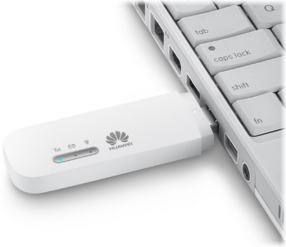 Patientez pendant que le Huawei E8372 Turbo Stick établit une connexion avec le réseau LTE Bell.