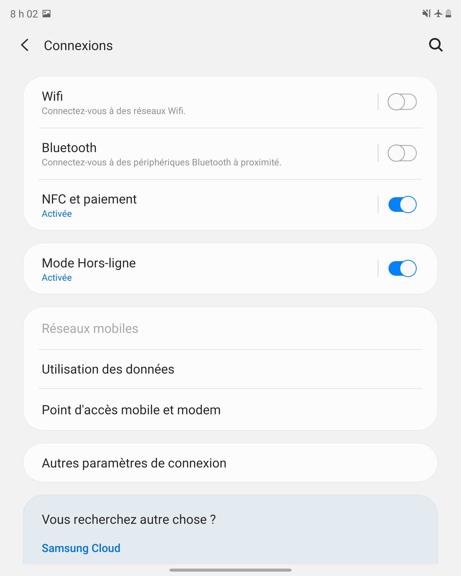 Le mode avion est en fonction. Touchez Mode Hors-ligne encore une fois pour le mettre hors fonction.