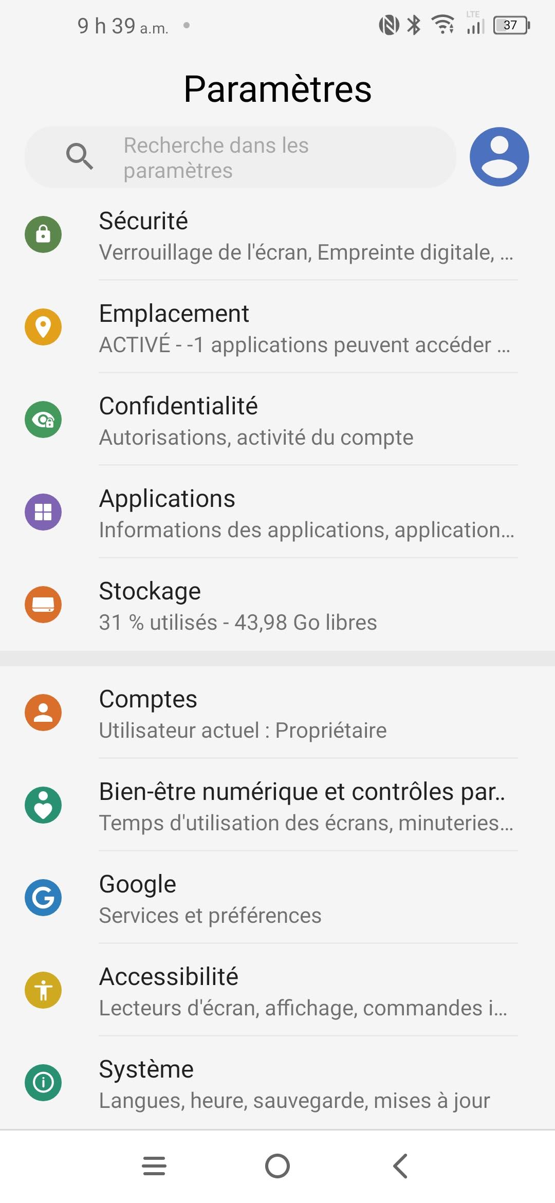 Faites défiler puis touchez Système.