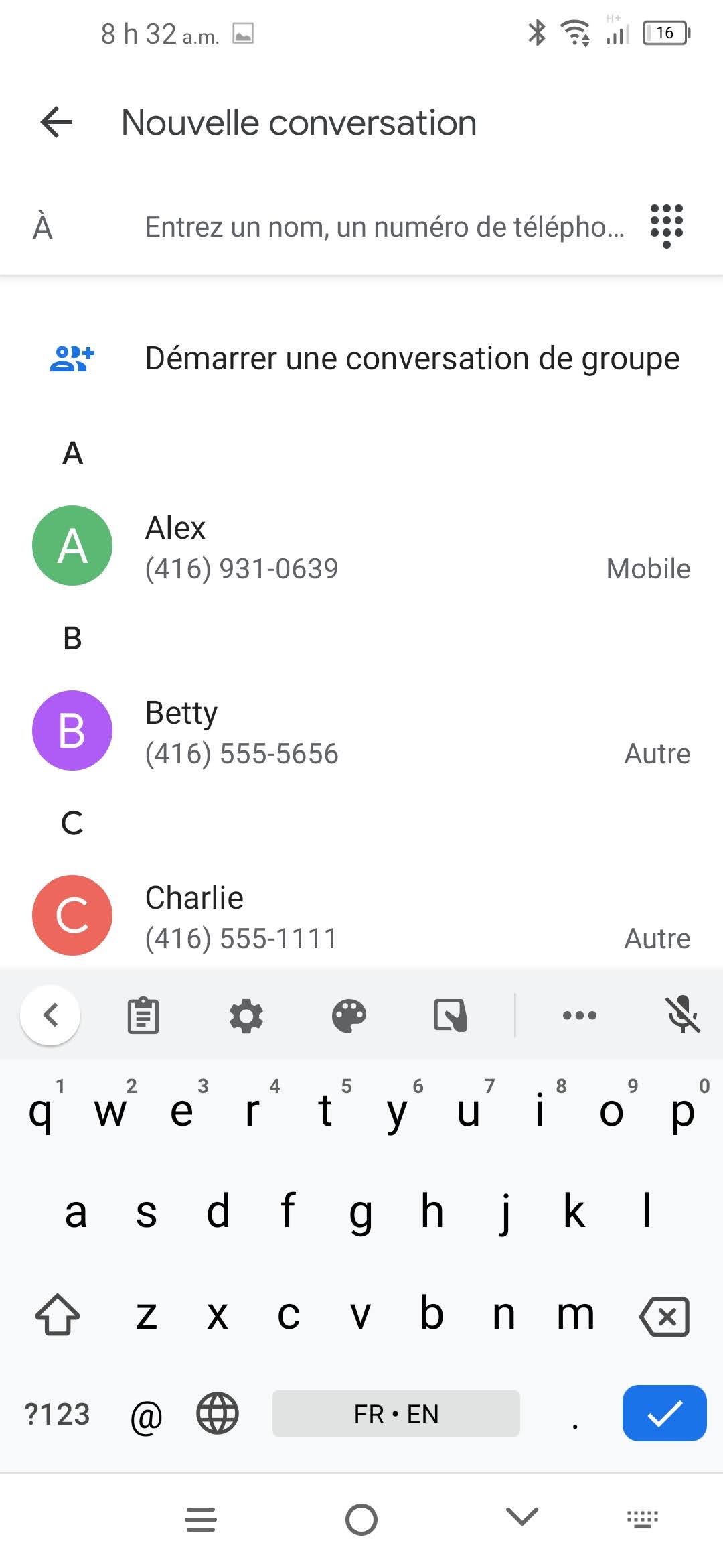 Entrez le numéro de téléphone mobile du destinataire ou entrez un nom pour sélectionner un membre de votre liste de contacts.