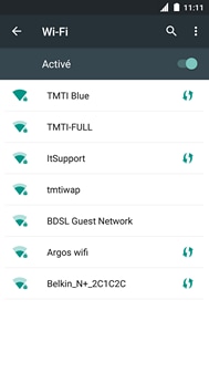 Touchez le réseau Wi-Fi désiré.