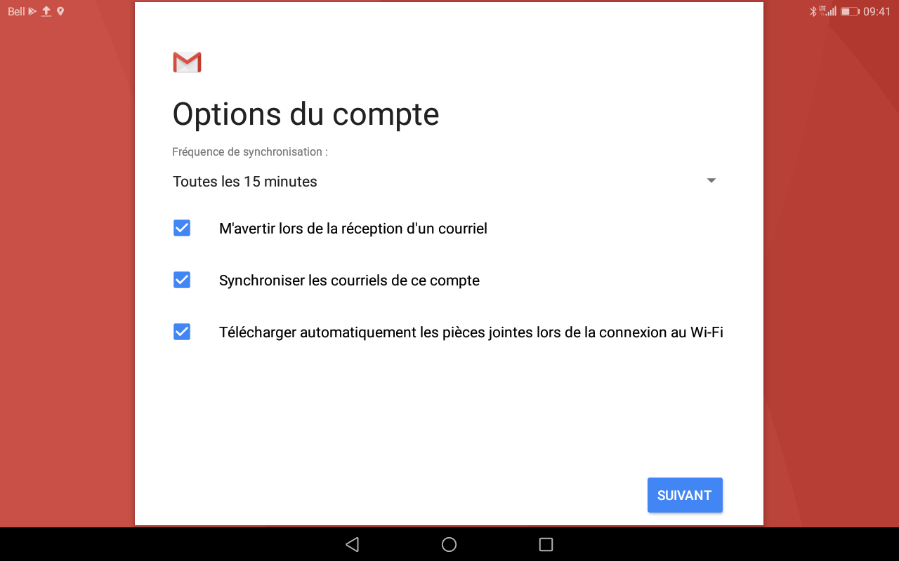 Si désiré, modifiez les options du compte, puis touchez SUIVANT.